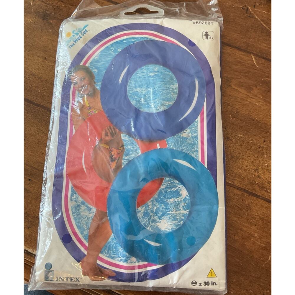 VTG 1997 THE WET SET Inflatable Blue Tire Tube 30" Child Pool Float Ring Intex
